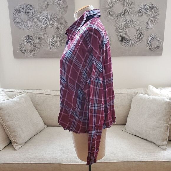 Love, Fire Raw Hem Plaid Button-Down Top sz 1x - Picture 8 of 14